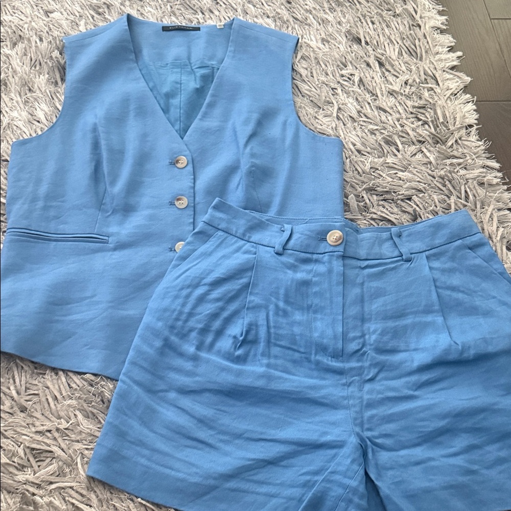 Elie Tahari Light Blue Linen Vest & High-Waist Shorts Set